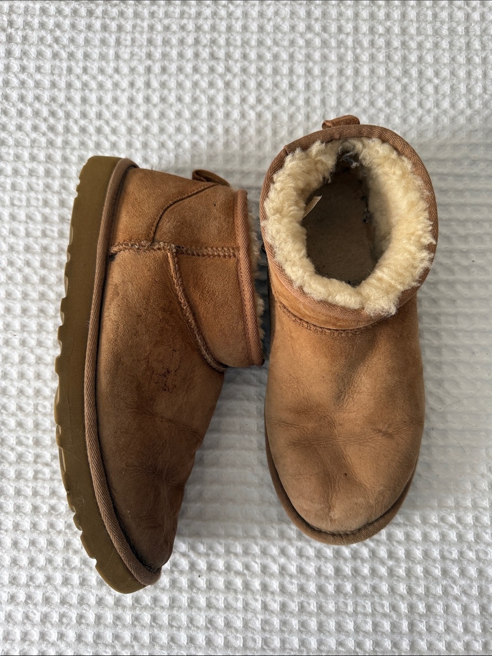 UGG Chestnut Suede Short Sheepskin Boots - Picture 6 of 6